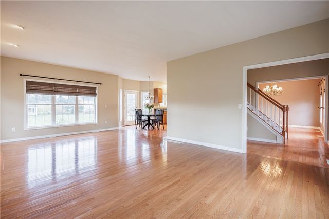 6233 Pheasants Crossing, Farmington, NY 14425