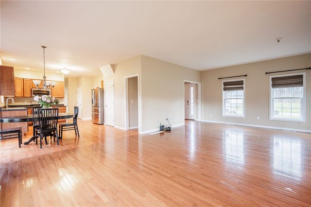 6233 Pheasants Crossing, Farmington, NY 14425