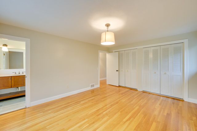 93 Woodcliff Rd, Brookline, MA 02467