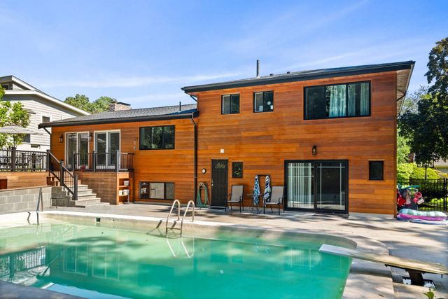 93 Woodcliff Rd, Brookline, MA 02467