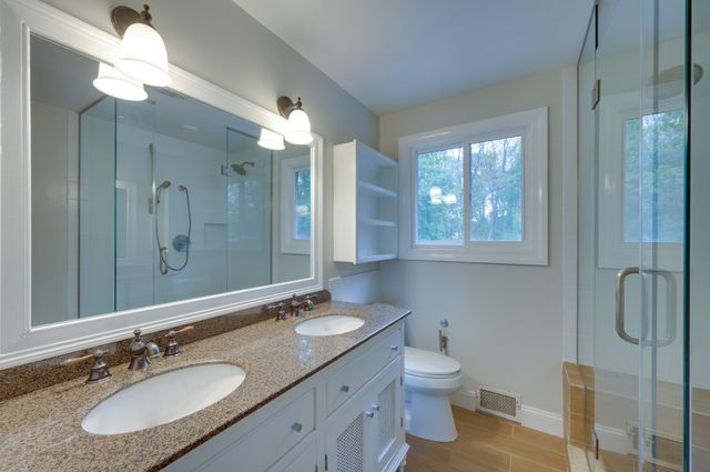 93 Woodcliff Rd, Brookline, MA 02467
