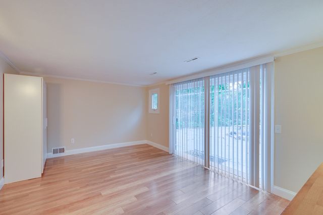 93 Woodcliff Rd, Brookline, MA 02467