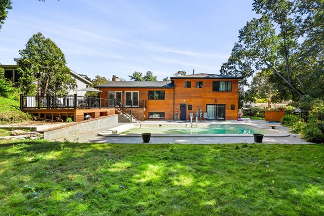 93 Woodcliff Rd, Brookline, MA 02467