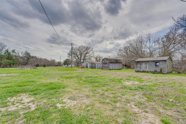 382 County Road 3102, Greenville, TX 75402