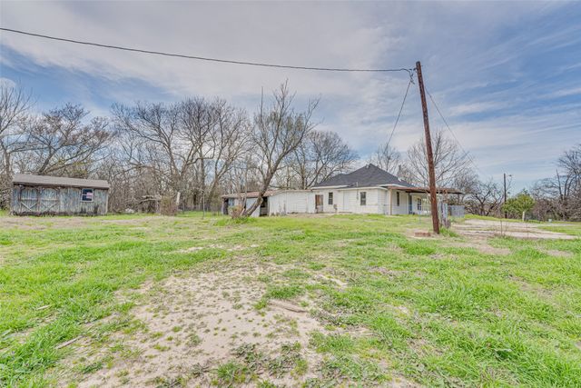 382 County Road 3102, Greenville, TX 75402