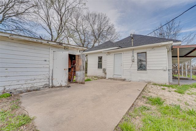 382 County Road 3102, Greenville, TX 75402