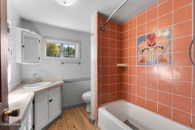 819 Cedar St, Sandpoint, ID 83864