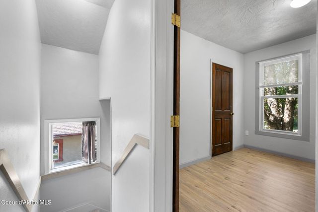 819 Cedar St, Sandpoint, ID 83864