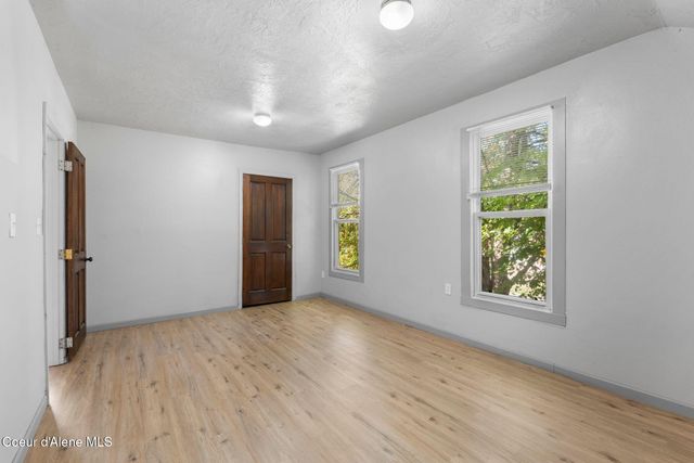 819 Cedar St, Sandpoint, ID 83864