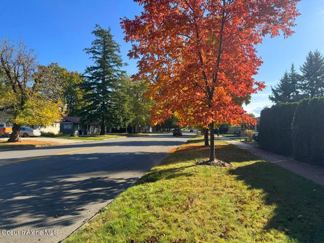 819 Cedar St, Sandpoint, ID 83864