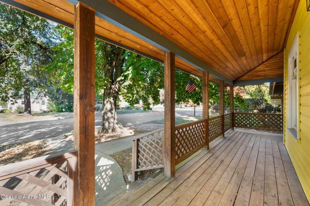 819 Cedar St, Sandpoint, ID 83864