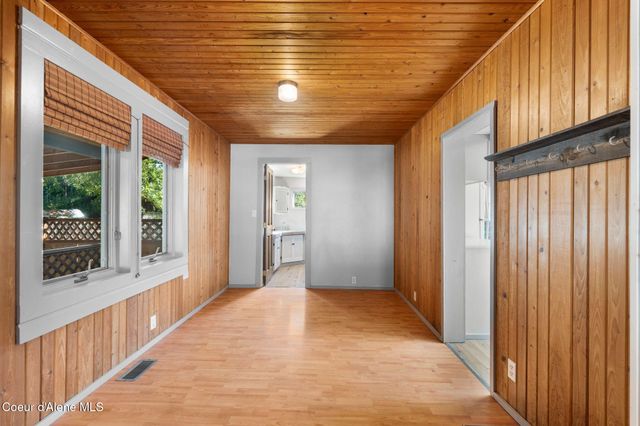 819 Cedar St, Sandpoint, ID 83864