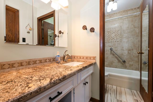 8120 Rosemere Court, Willow Springs, IL 60480