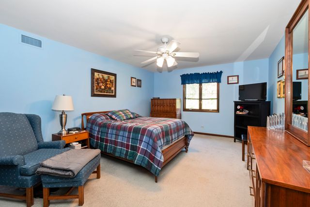 8120 Rosemere Court, Willow Springs, IL 60480