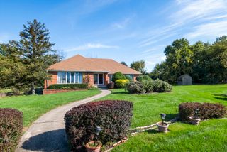 8120 Rosemere Court, Willow Springs, IL 60480