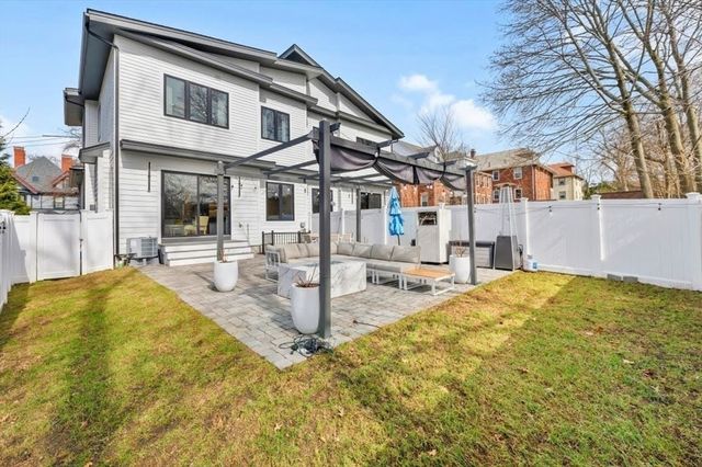 70 Washington St 70, Newton, MA 02458