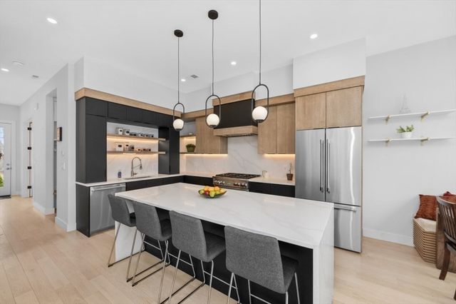 70 Washington St 70, Newton, MA 02458