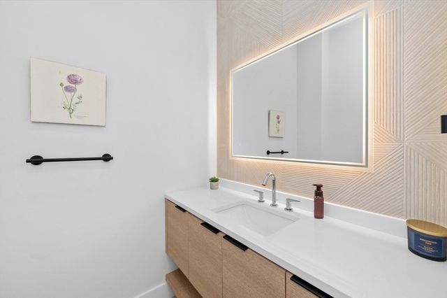 70 Washington St 70, Newton, MA 02458