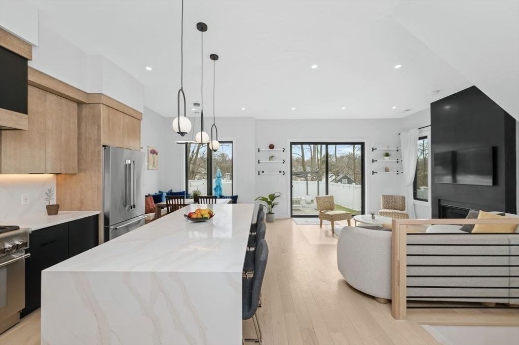 70 Washington St 70, Newton, MA 02458