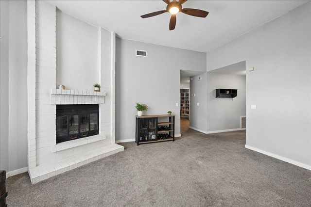 1221 Rudger Way, Sacramento, CA 95833