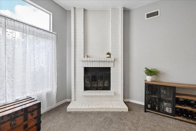 1221 Rudger Way, Sacramento, CA 95833