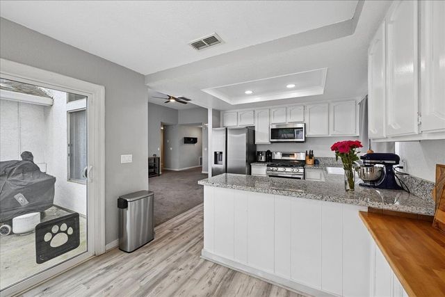 1221 Rudger Way, Sacramento, CA 95833