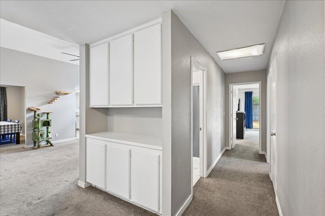 1221 Rudger Way, Sacramento, CA 95833