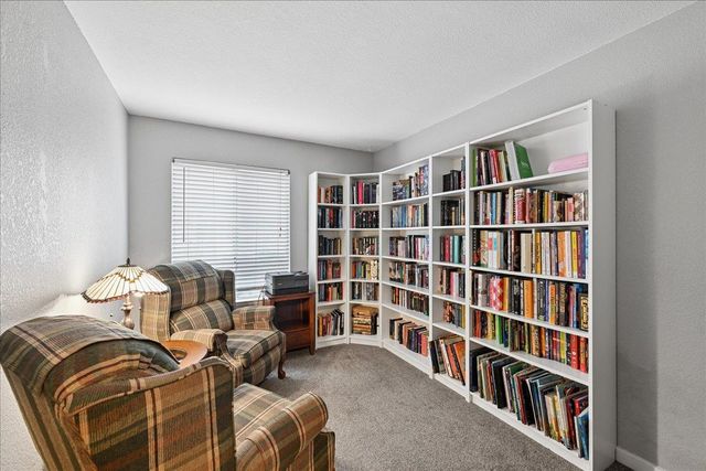 1221 Rudger Way, Sacramento, CA 95833