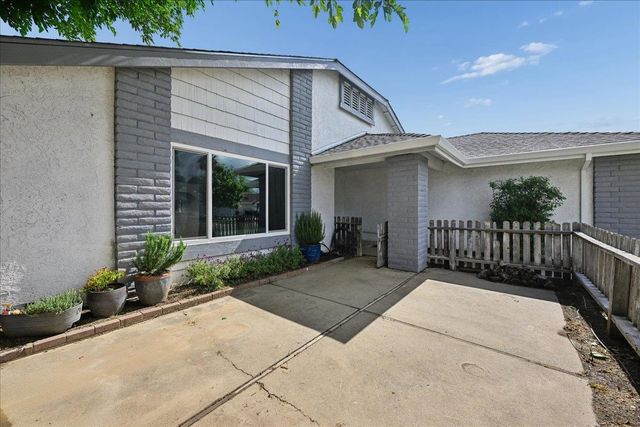 1221 Rudger Way, Sacramento, CA 95833