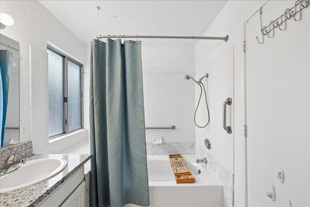 1221 Rudger Way, Sacramento, CA 95833