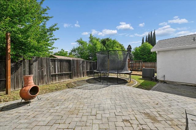 1221 Rudger Way, Sacramento, CA 95833