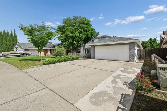 1221 Rudger Way, Sacramento, CA 95833