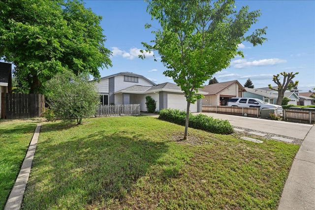 1221 Rudger Way, Sacramento, CA 95833