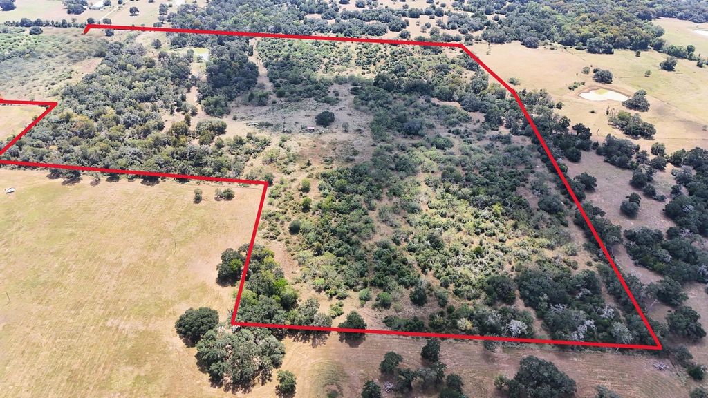 1387 County Road 221, Weimar, TX 78962