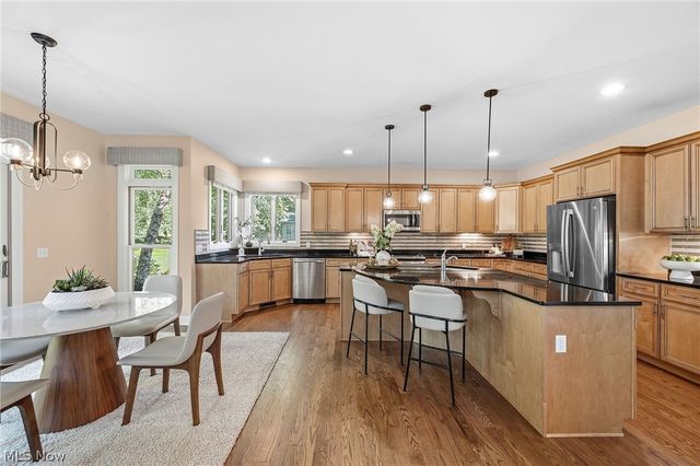 583 Legends Row, Avon Lake, OH 44012