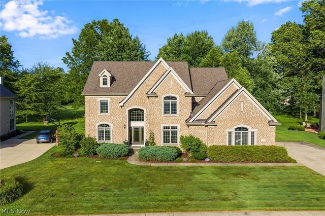583 Legends Row, Avon Lake, OH 44012