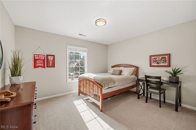 583 Legends Row, Avon Lake, OH 44012
