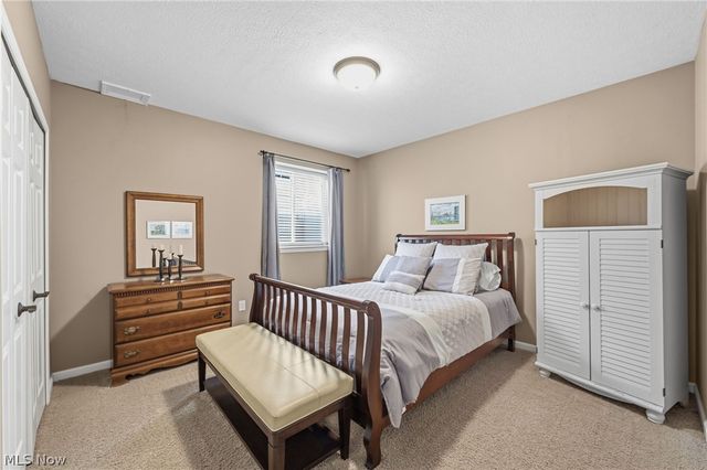 583 Legends Row, Avon Lake, OH 44012