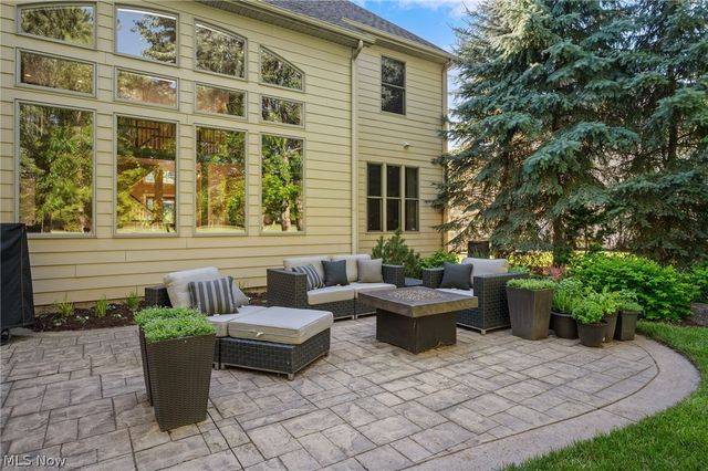 583 Legends Row, Avon Lake, OH 44012