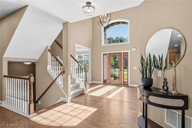 583 Legends Row, Avon Lake, OH 44012