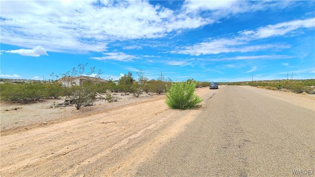 90 E Kolb Drive, Meadview, AZ 86444