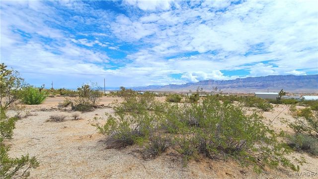 90 E Kolb Drive, Meadview, AZ 86444