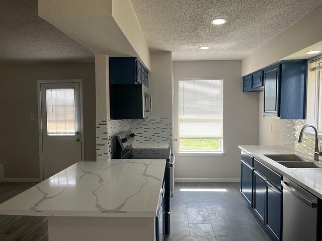 2434 Long Reach Drive, Sugar Land, TX 77478