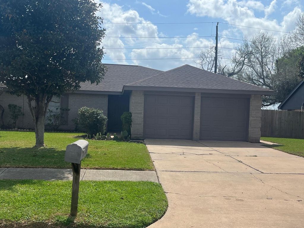 2434 Long Reach Drive, Sugar Land, TX 77478