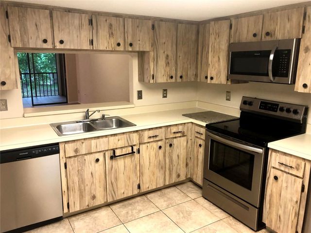 2661 SABAL SPRINGS CIRCLE 204, Clearwater, FL 33761