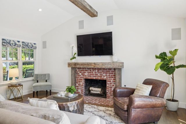 1016 Greenwood Drive, Menlo Park, CA 94025