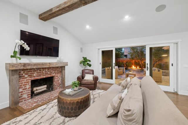 1016 Greenwood Drive, Menlo Park, CA 94025