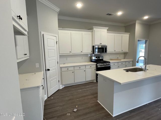 561 Patrick Farms Drive, Pearl, MS 39208