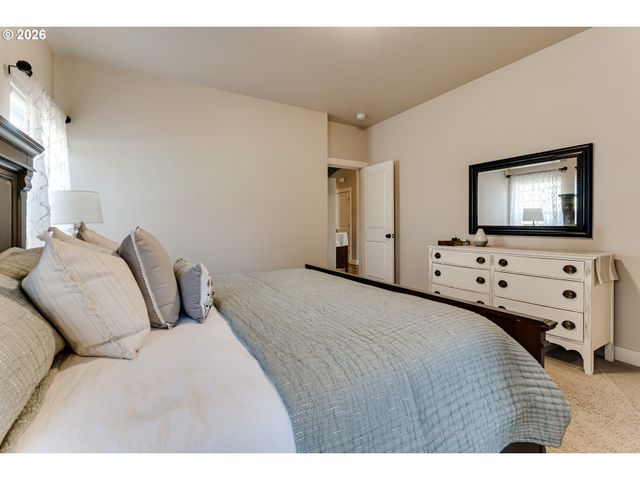 5427 KING ARTHUR Ct, Eugene, OR 97402
