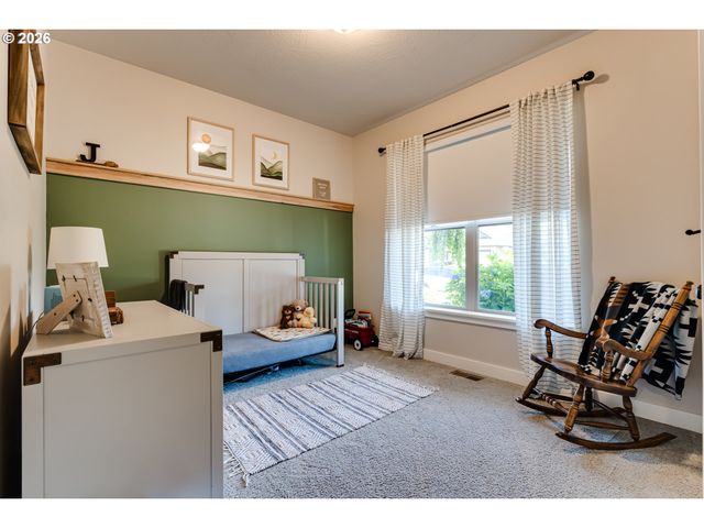 5427 KING ARTHUR Ct, Eugene, OR 97402